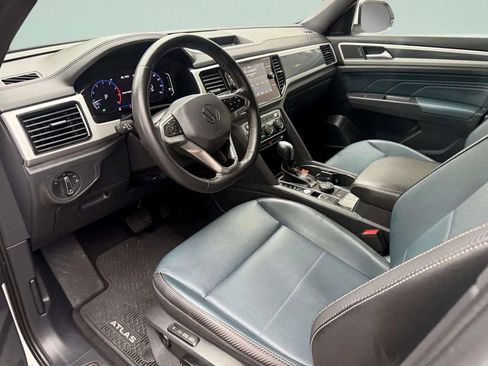 Used 2021 Volkswagen Atlas Cross Sport SEL image 19