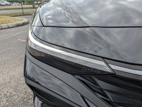 New 2025 Hyundai Elantra Sport image 10