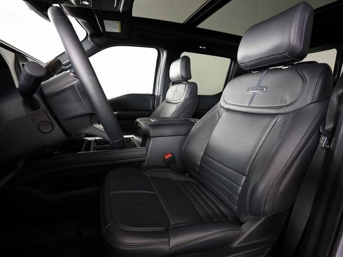 Used 2025 Ford F450 Platinum w/ FX4 Off-Road Package image 17