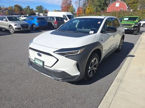 Used 2023 Subaru Solterra AWD image 3