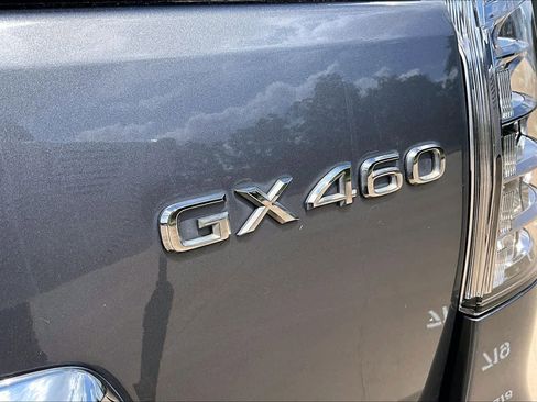 Used 2017 Lexus GX 460 Premium w/ Premium Package AWD/4WD image 10
