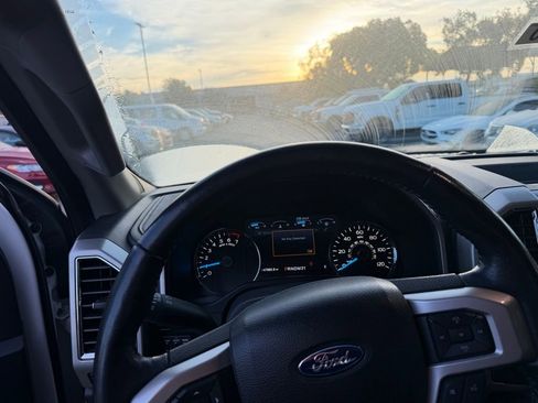 Used 2017 Ford F150 Lariat w/ Equipment Group 502A Luxury image 5