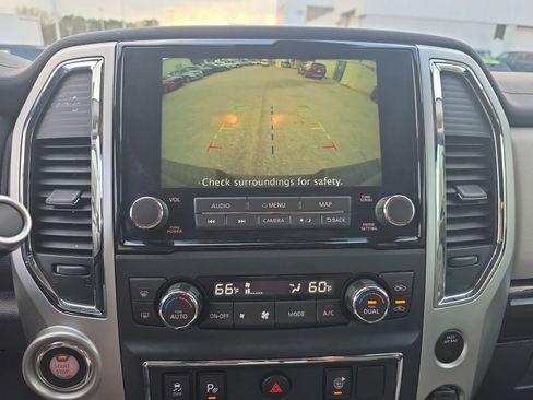 Used 2021 Nissan Titan SV w/ SV Convenience Package image 26