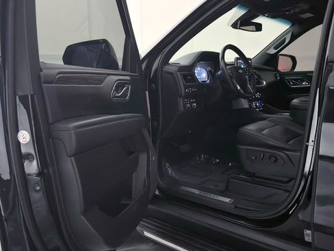 Used 2022 Chevrolet Tahoe LT AWD/4WD image 16