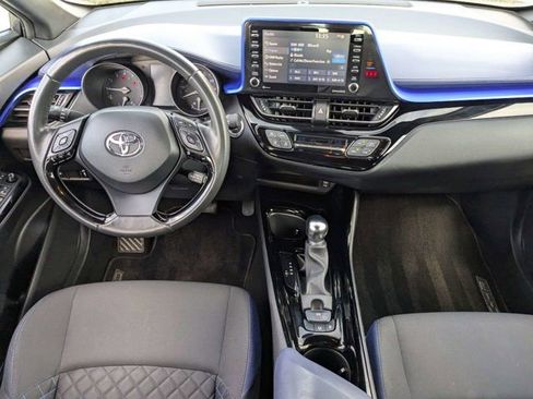 Used 2022 Toyota C-HR XLE image 15