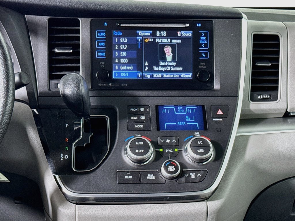 Used 2017 Toyota Sienna LE FWD image 13