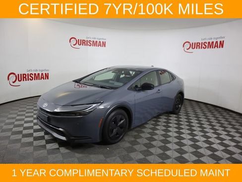 Used 2024 Toyota Prius LE FWD image 3