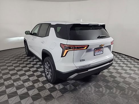 New 2026 Chevrolet Equinox LT w/ Convenience Package II image 8