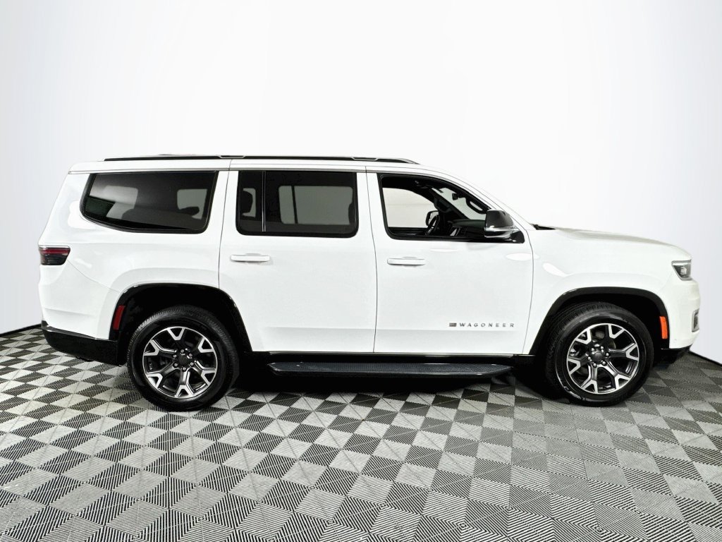 Used 2024 Jeep Wagoneer Series III AWD/4WD image 8