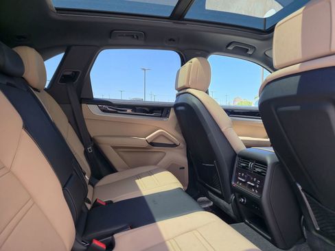 New 2025 Porsche Cayenne image 15