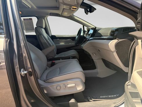 Used 2024 Honda Odyssey Elite image 17