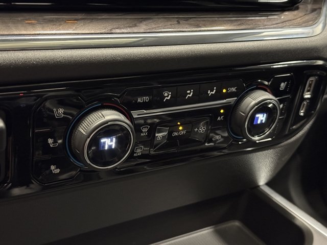 Used 2023 Chevrolet Silverado 1500 LTZ w/ LTZ Premium Package AWD/4WD image 32
