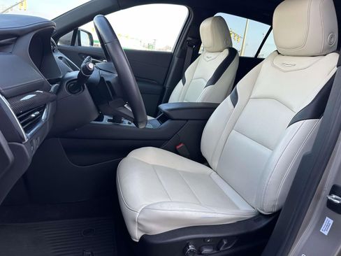 Used 2023 Cadillac XT4 Sport image 15