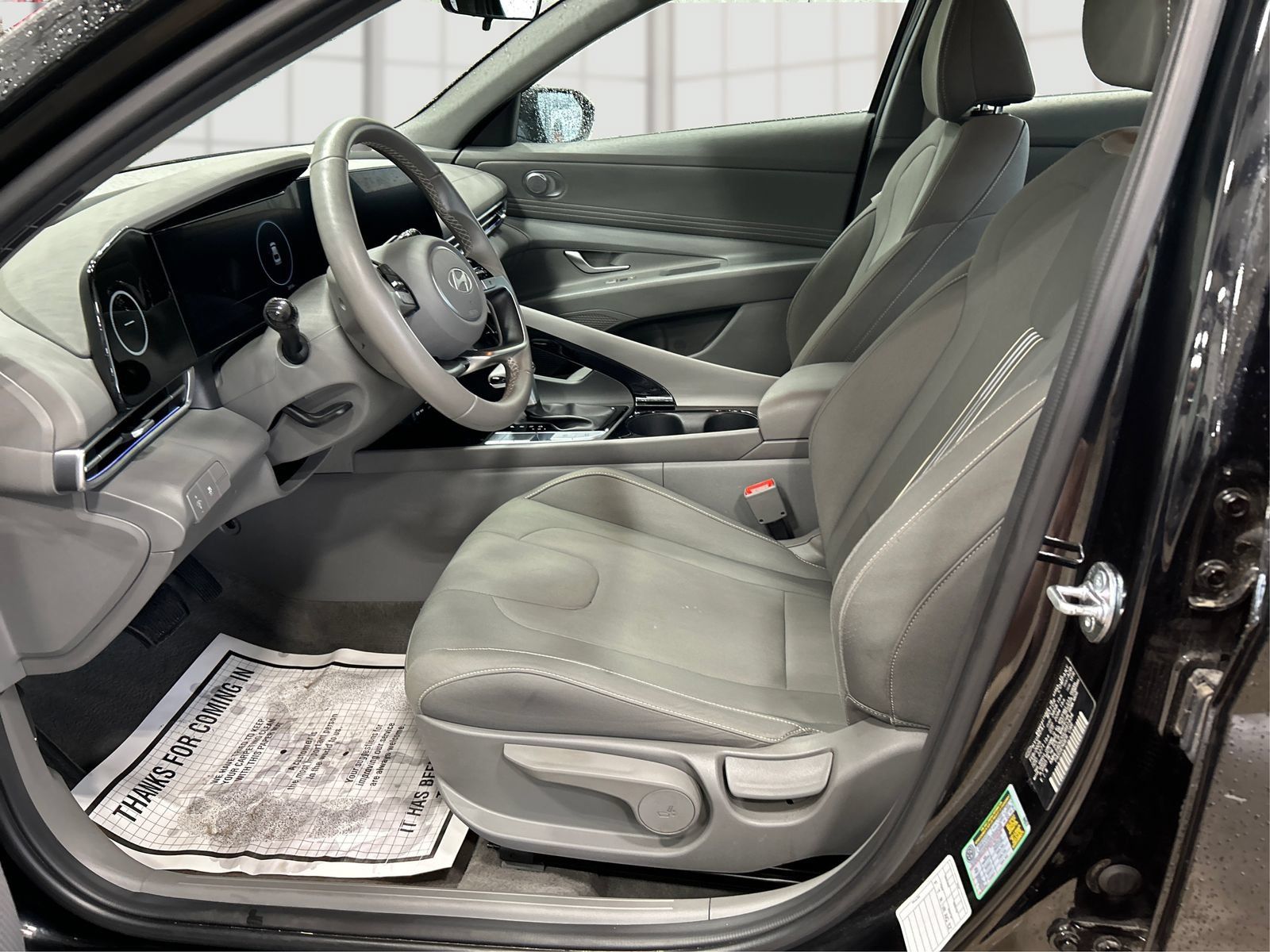 Used 2025 Hyundai Elantra SEL FWD image 9