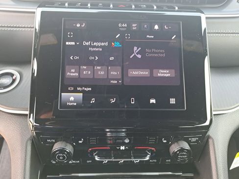 New 2025 Jeep Grand Cherokee Altitude w/ Trailer Tow Package image 20