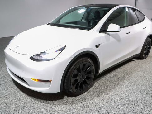 Used 2021 Tesla Model Y Long Range image 31
