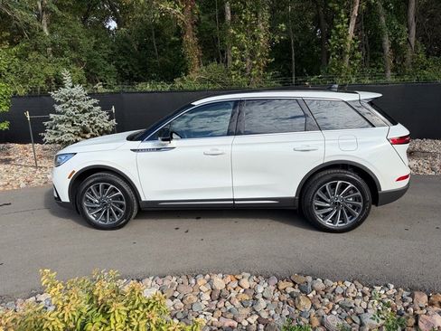 New 2026 Lincoln Corsair Reserve image 2