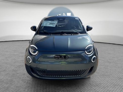 New 2025 FIAT 500 e FWD image 2