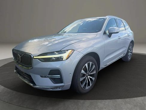 Used 2023 Volvo XC60 B5 Plus FWD image 1