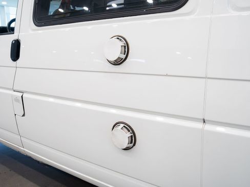 Used 2002 Volkswagen Eurovan GLS image 48