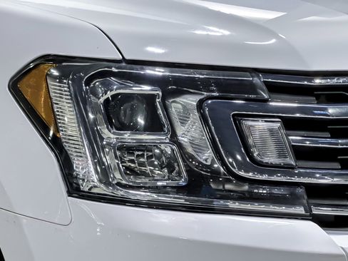 Used 2019 Ford Expedition XLT w/ Equipment Group 202A image 10