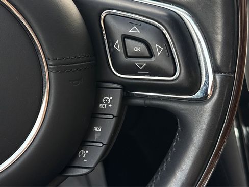 Used 2016 Jaguar XJ R-Sport RWD image 37