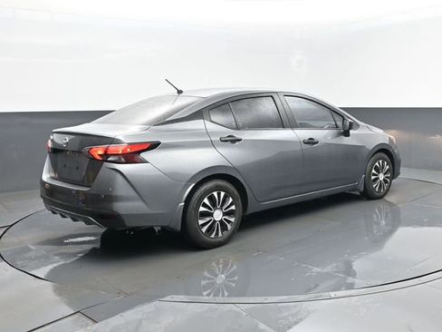 Used 2022 Nissan Versa S image 19