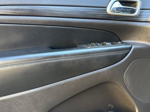 Used 2021 Jeep Grand Cherokee Laredo w/ Security & Convenience Group image 10