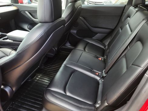 Used 2021 Tesla Model Y Long Range AWD/4WD image 13