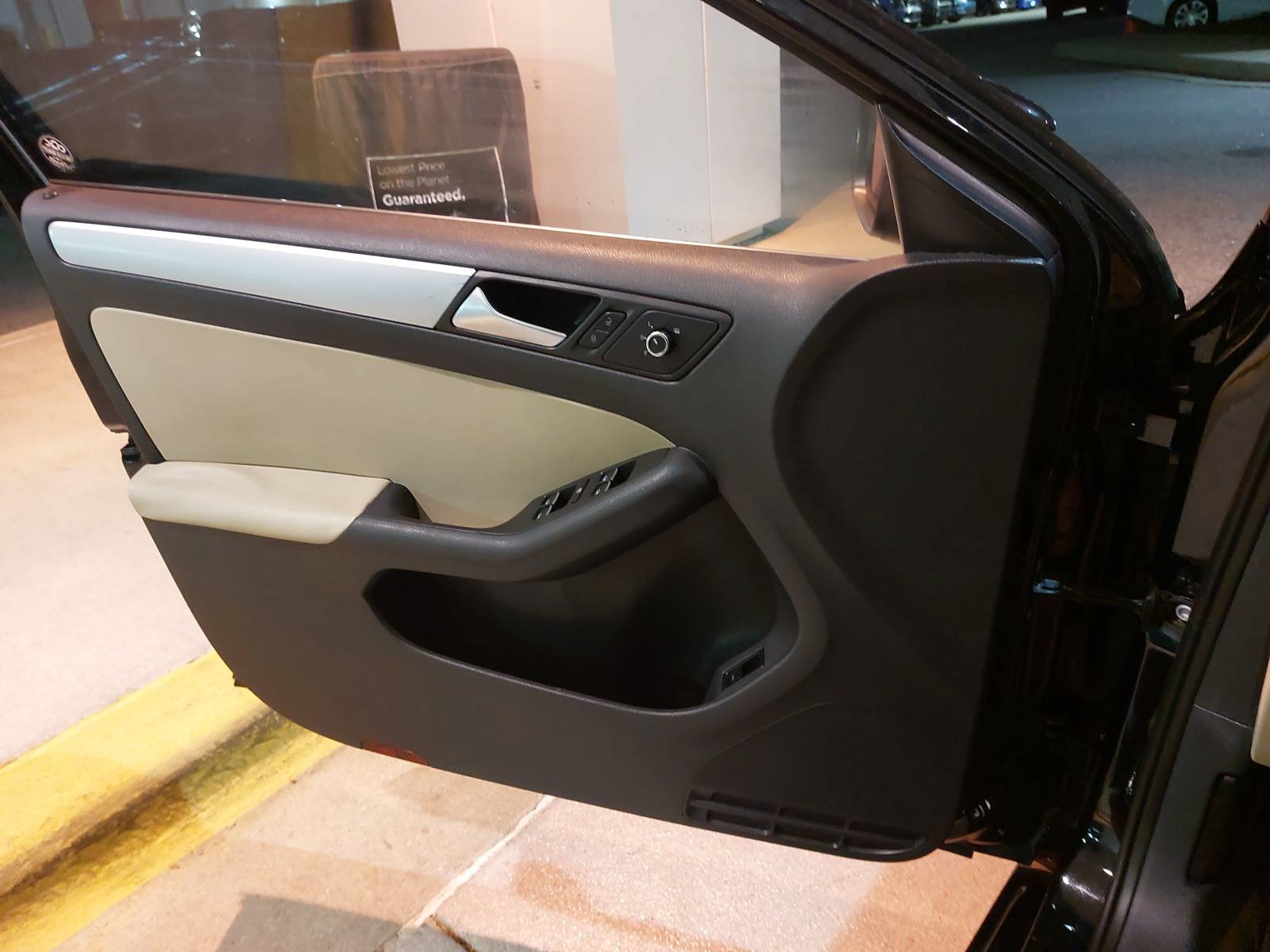 Used 2013 Volkswagen Jetta SE FWD image 23