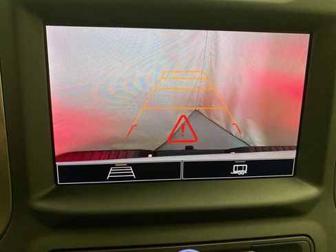 Used 2024 Chevrolet Silverado 2500 Custom w/ Custom Value Package image 18