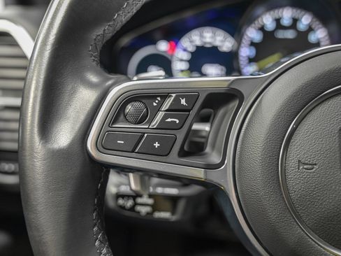 Used 2022 Porsche Cayenne Platinum Edition AWD/4WD image 19