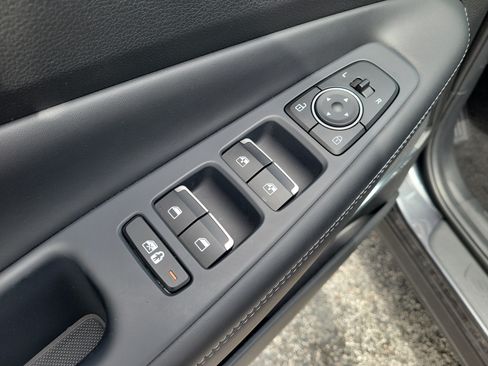 Used 2023 Hyundai Santa Fe SEL w/ Premium Package FWD image 11