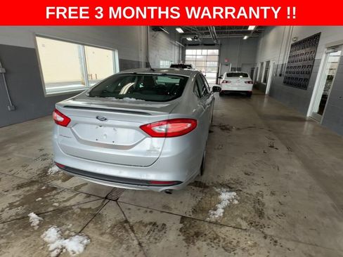 Used 2016 Ford Fusion SE w/ Equipment Group 201A FWD image 7