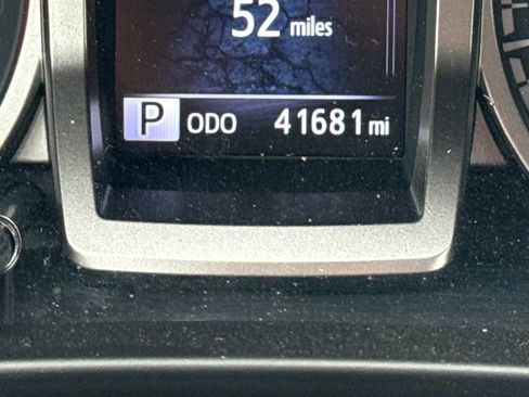 Certified 2021 Toyota Tacoma SR5 image 25