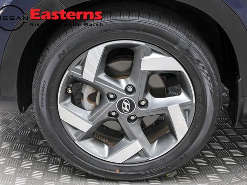 Used 2023 Hyundai Venue Limited image 57