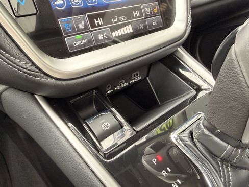 Used 2025 Subaru Legacy Touring XT image 29