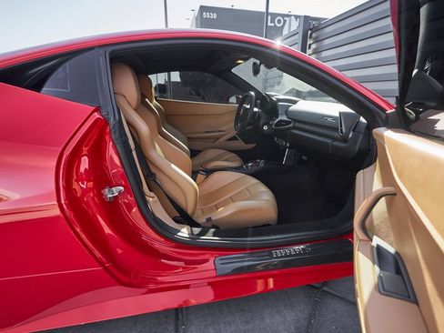 Used 2013 Ferrari 458 Italia Coupe image 32