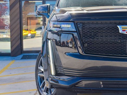 Used 2023 Cadillac Escalade ESV Sport image 29