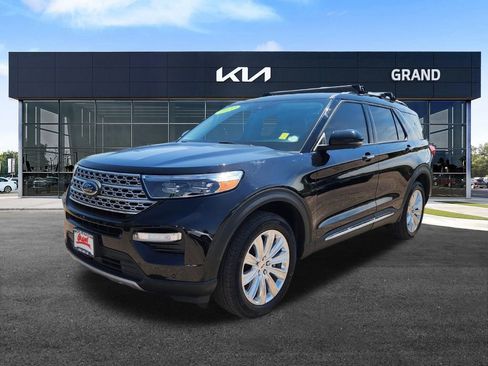 Used 2022 Ford Explorer Limited w/ Equipment Group 301A image 4