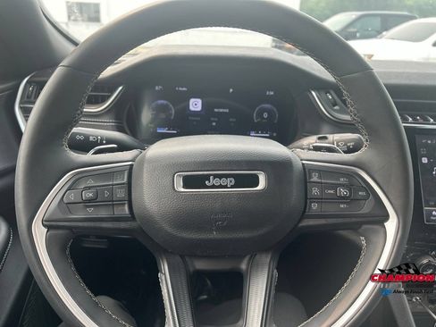 Used 2023 Jeep Grand Cherokee L Laredo AWD/4WD image 14