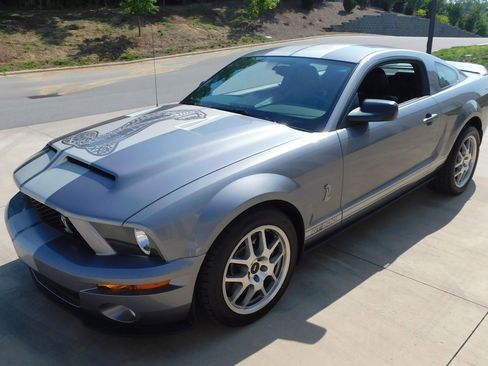 Used 2007 Ford Mustang Shelby GT500 RWD image 7