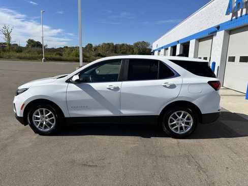 Used 2023 Chevrolet Equinox LT image 2