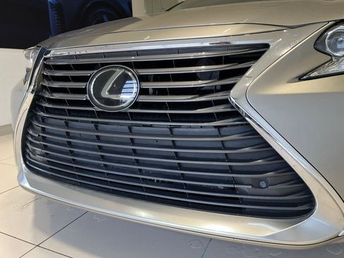 Used 2016 Lexus ES 350 FWD image 9