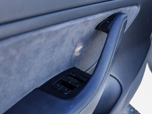 Used 2018 Tesla Model 3 Long Range image 15