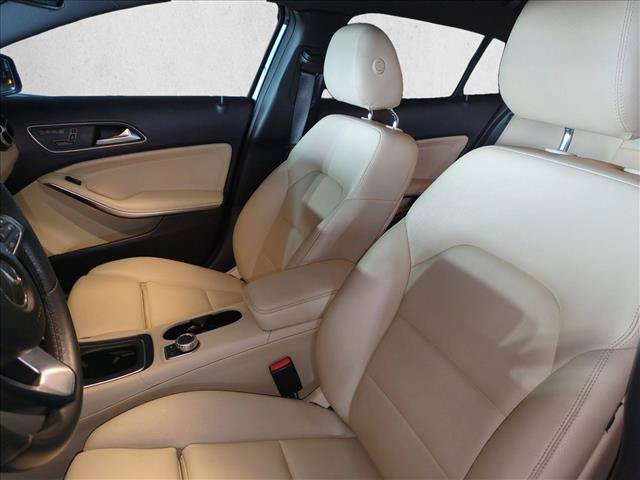 Used 2017 Mercedes-Benz GLA 250 image 16