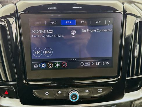 Used 2023 Chevrolet Traverse LT image 17