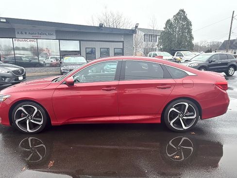 Used 2018 Honda Accord Sport image 4