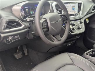 New 2026 Chrysler Pacifica Select w/ S Appearance Package AWD/4WD video 3