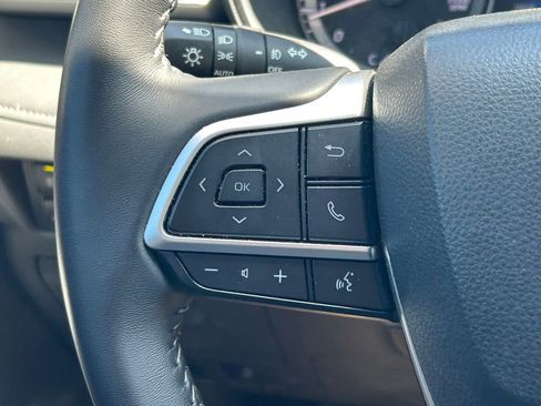 Used 2025 Toyota Highlander LE image 36